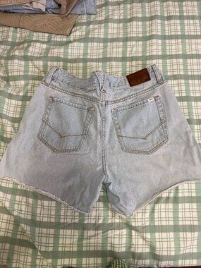 Vans Light Wash Denim Cutoff Shorts Women’s Size 9/29